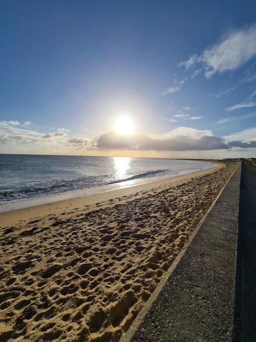 Awave From It All - Escape The City Life Jaywick Sands Extérieur photo